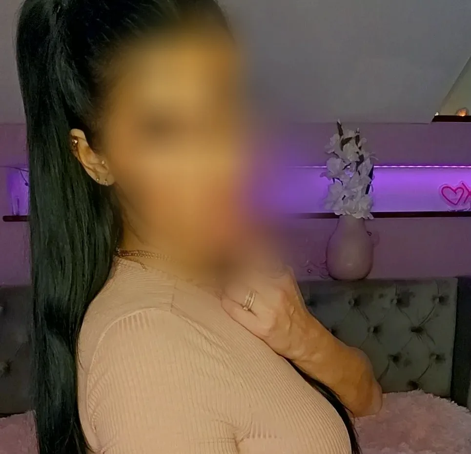 Ambra, 33 anni